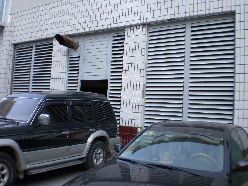 �������~